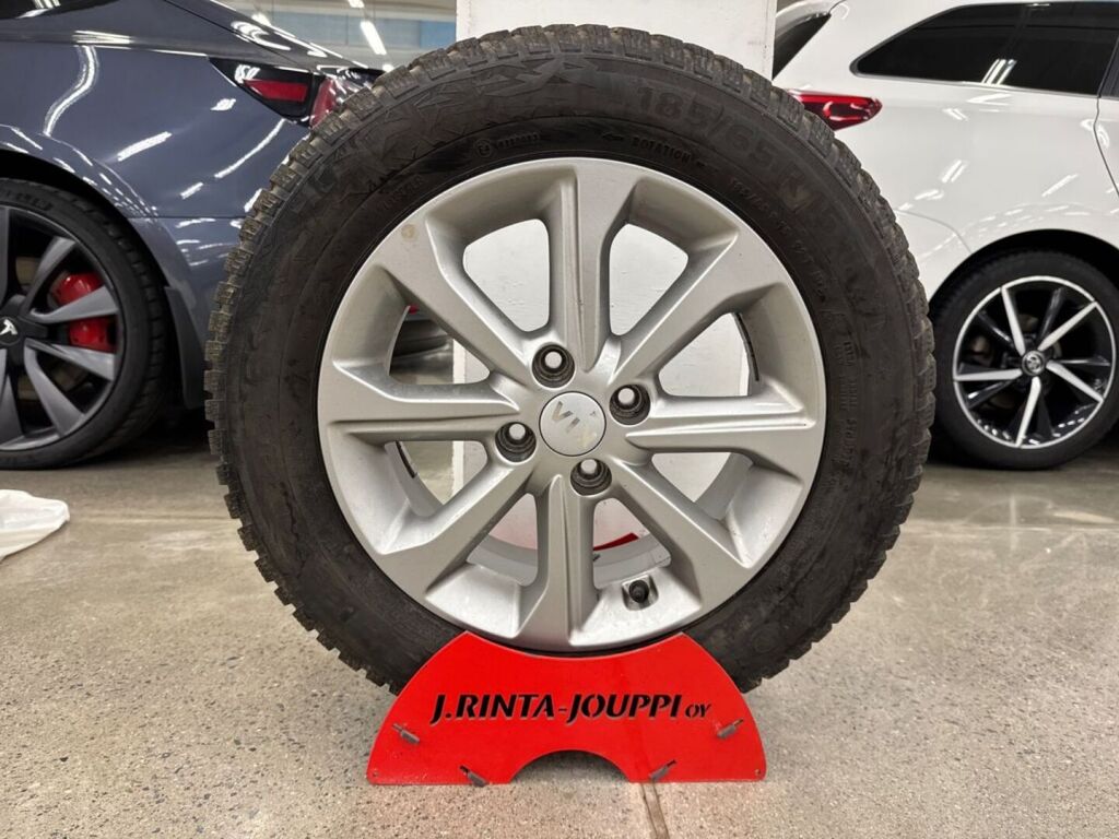 Kia Stonic 2021 Punainen