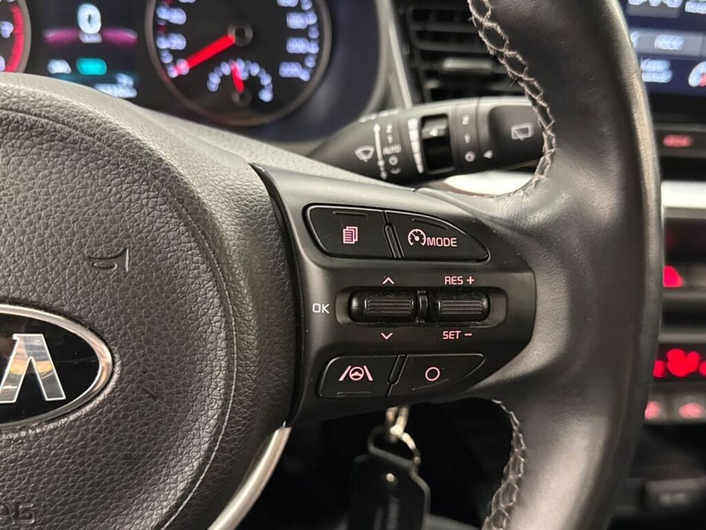 Kia Stonic 2021 Punainen