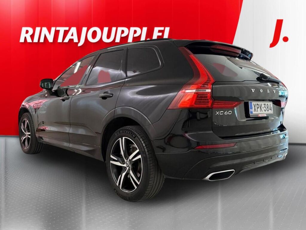 Volvo XC60 2021 Musta