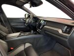 Volvo XC60 2021 Musta