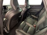 Volvo XC60 2021 Musta