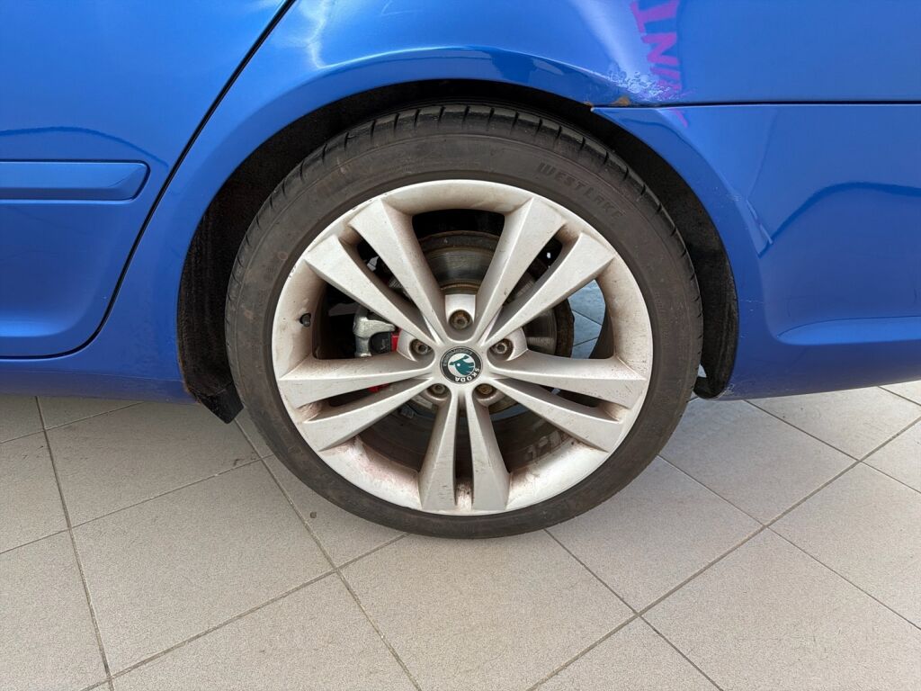 Skoda Octavia 2011 Sininen