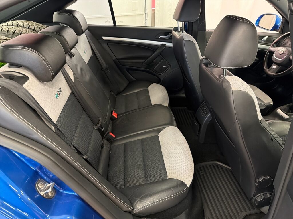 Skoda Octavia 2011 Sininen