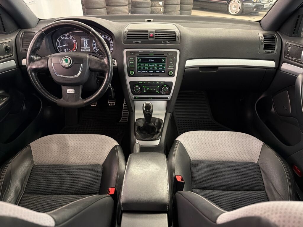 Skoda Octavia 2011 Sininen