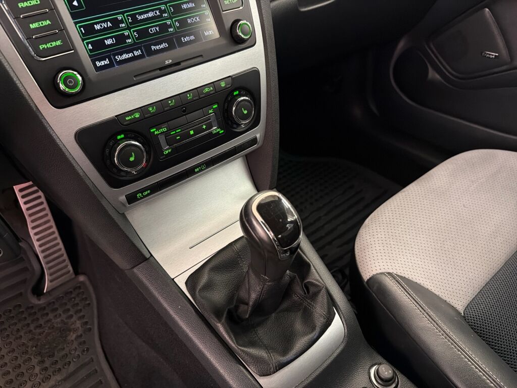 Skoda Octavia 2011 Sininen