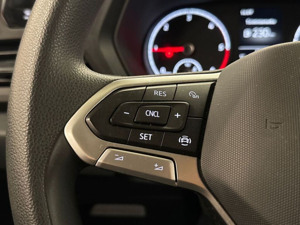 Volkswagen Caddy 2021 Musta