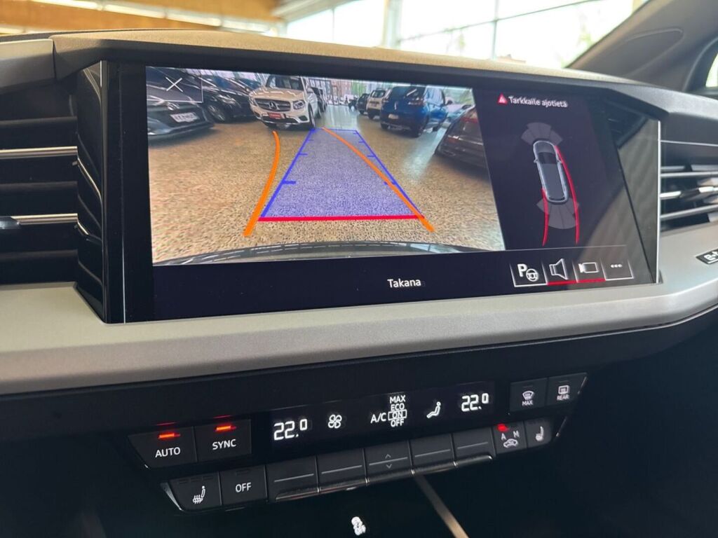 Audi Q4 e-tron 2023 Musta