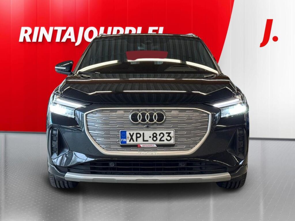 Audi Q4 e-tron 2023 Musta