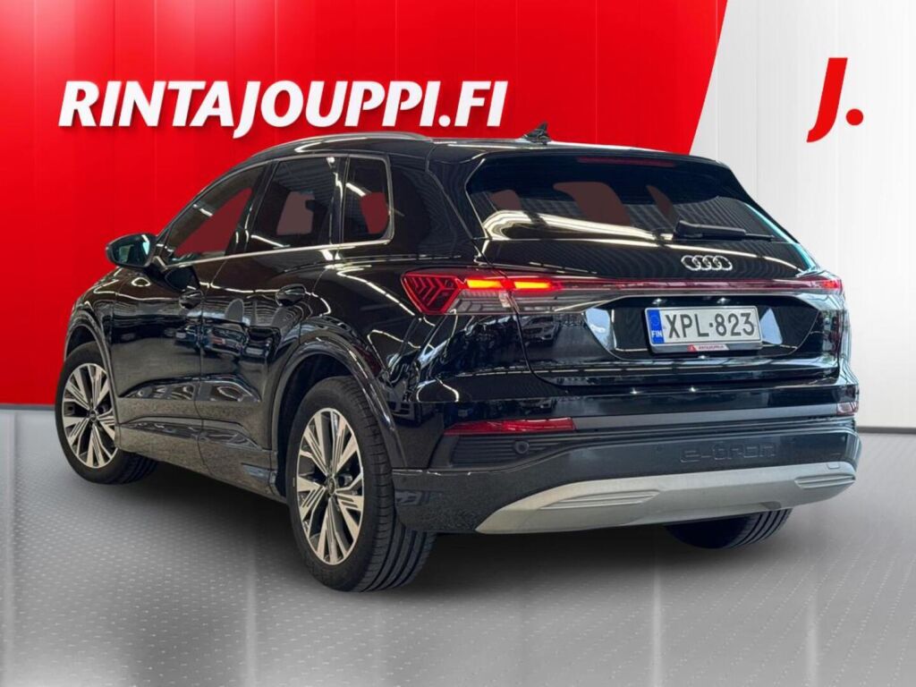 Audi Q4 e-tron 2023 Musta