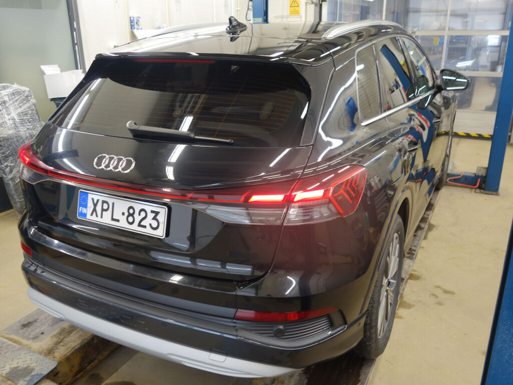 Audi Q4 e-tron 2023 Musta