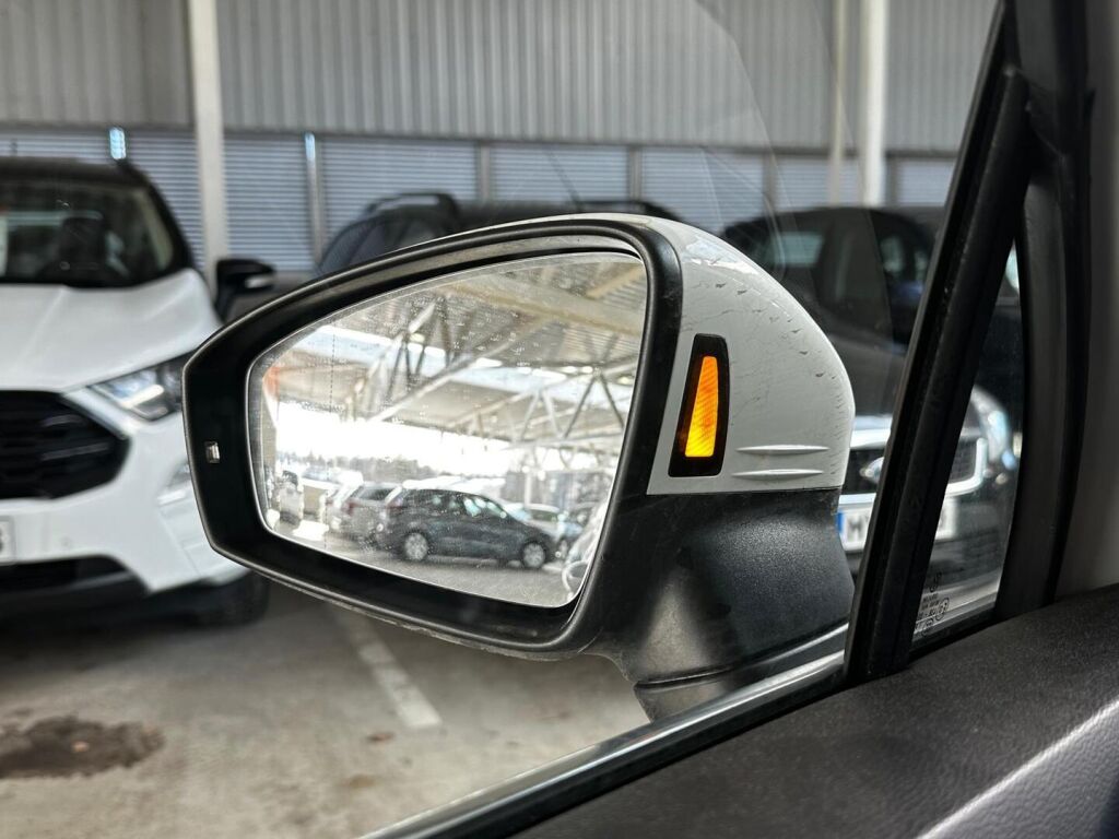 Volkswagen Tiguan 2021 Valkoinen