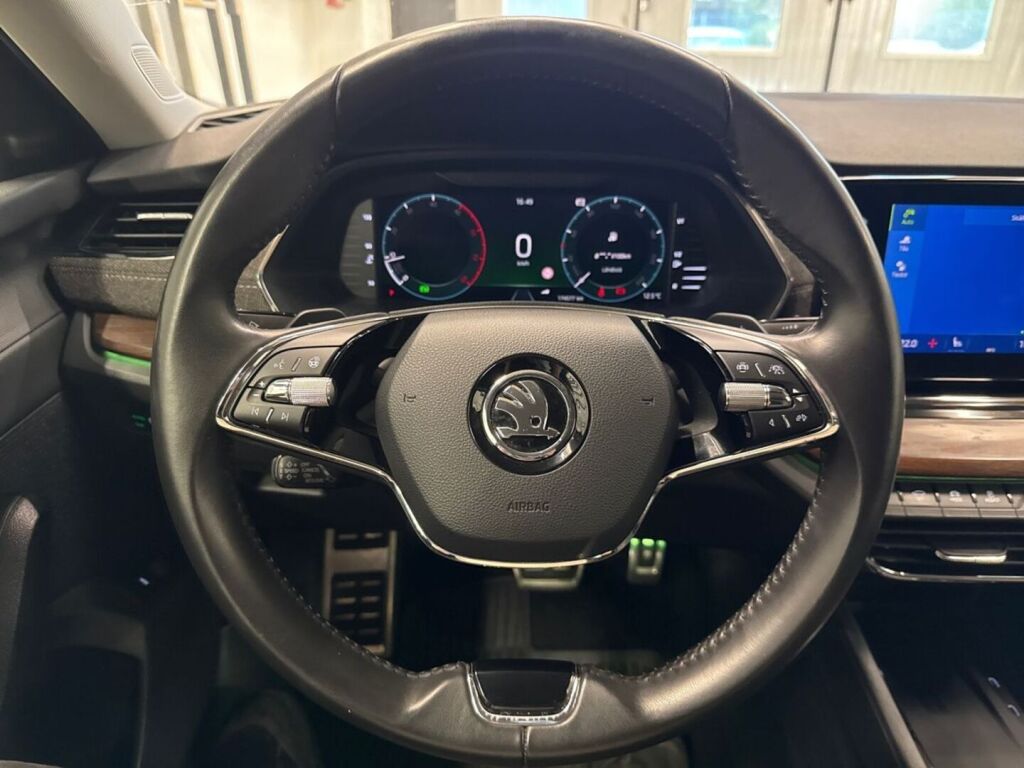 Skoda Octavia 2021 Sininen