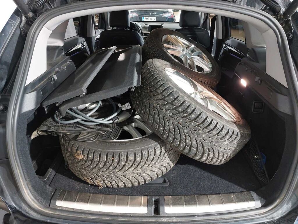 BMW X1 2021 Musta