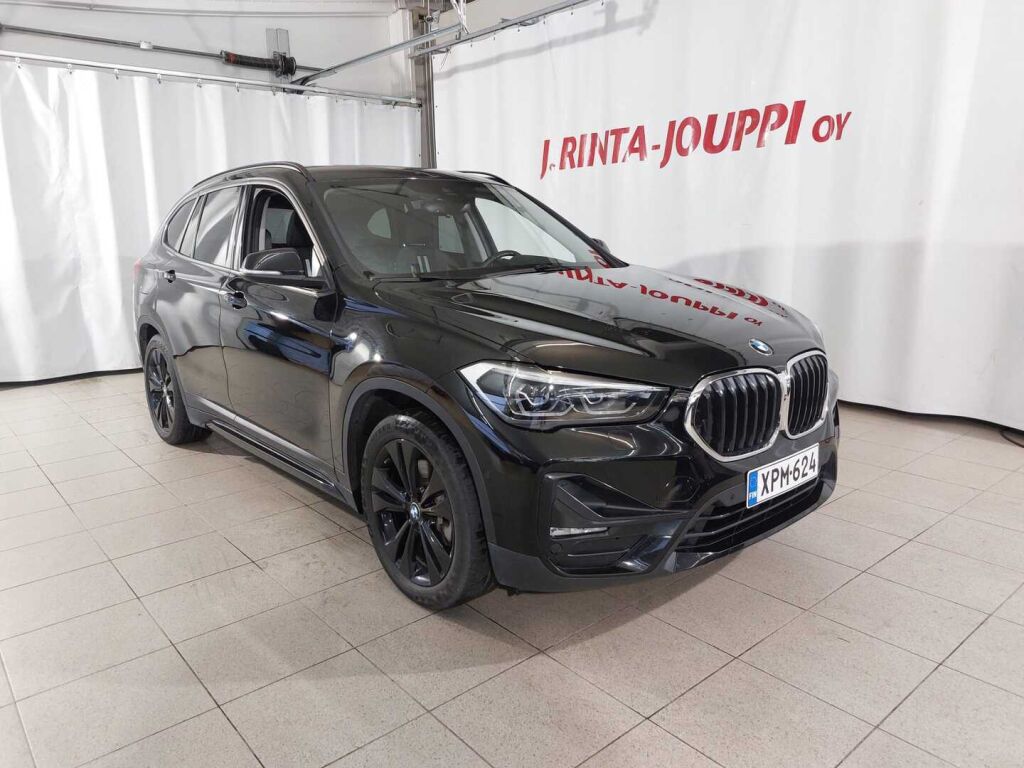 BMW X1 2021 Musta