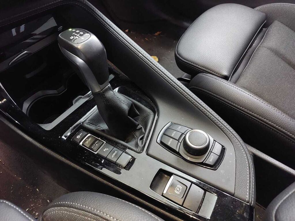 BMW X1 2021 Musta