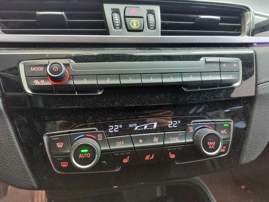 BMW X1 2021 Musta