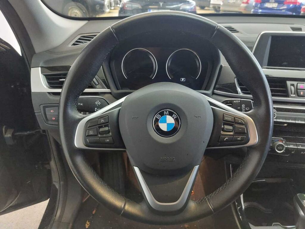 BMW X1 2021 Musta