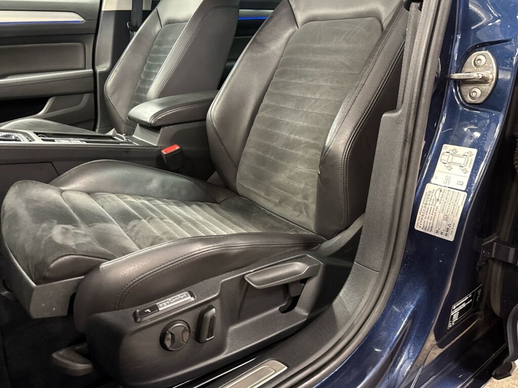 Volkswagen Passat 2016 Sininen