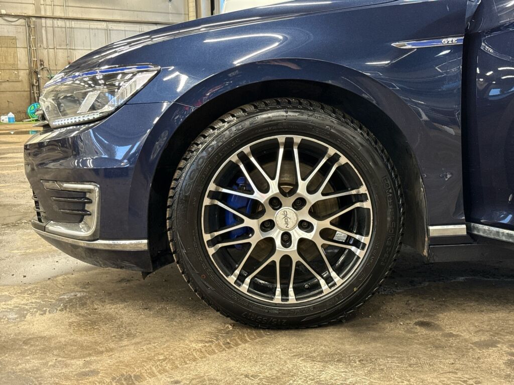 Volkswagen Passat 2016 Sininen