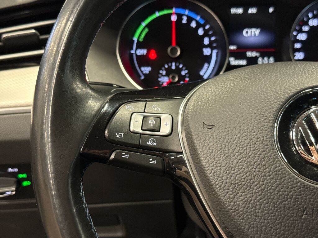 Volkswagen Passat 2016 Sininen