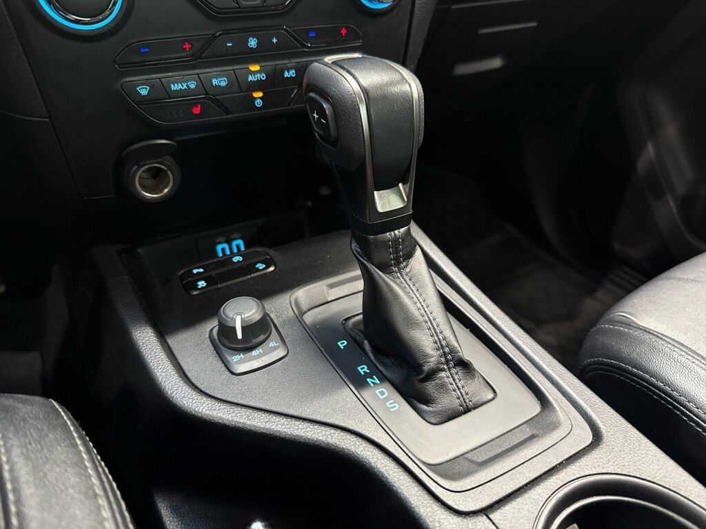 Ford Ranger 2021 Punainen