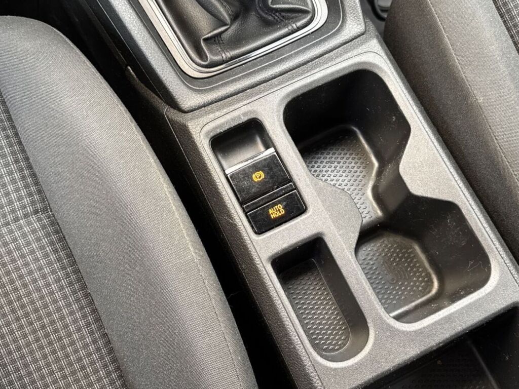 Volkswagen Caddy 2021 Musta