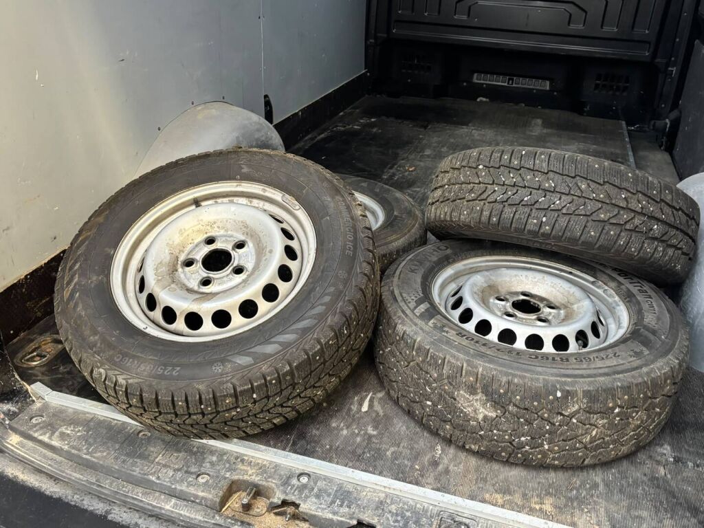 Volkswagen Crafter 2021 Musta