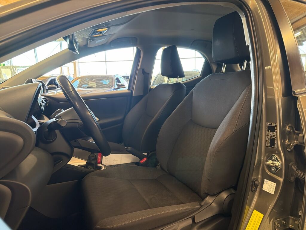 Toyota Yaris 2021 Ruskea (beige)
