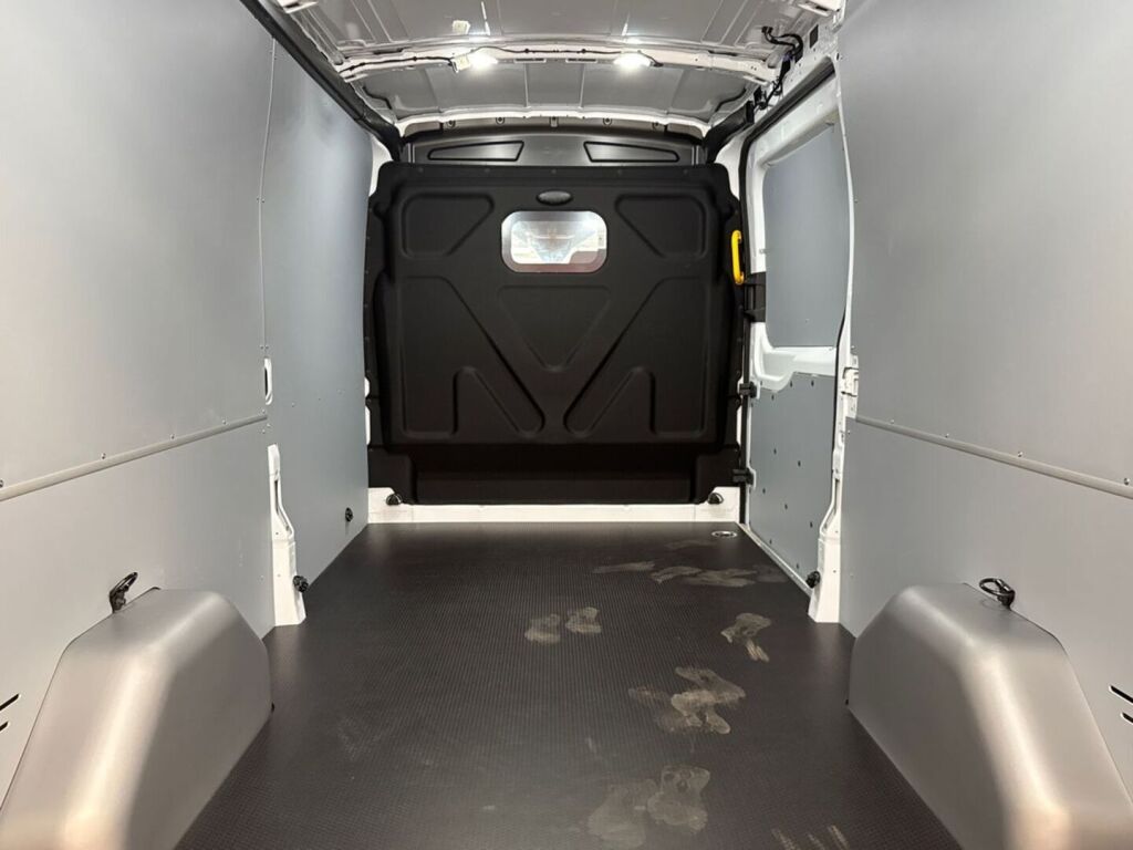 Ford Transit 2026 Valkoinen