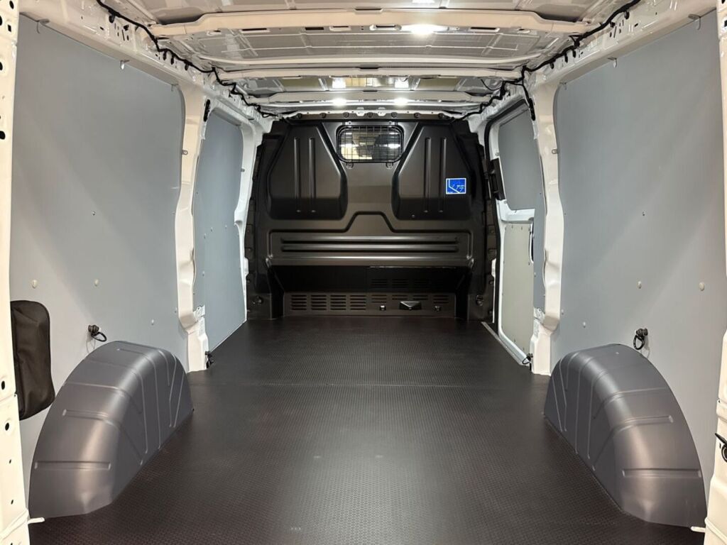 Ford Transit Custom 2026 Valkoinen