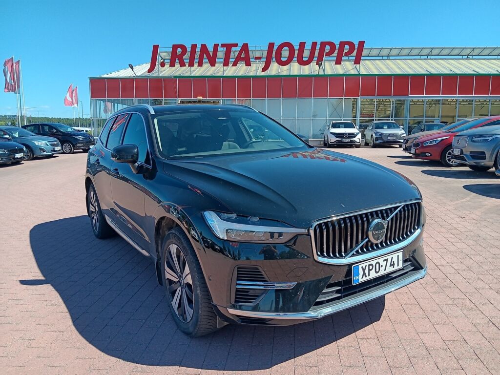 Volvo XC60 2023 Musta