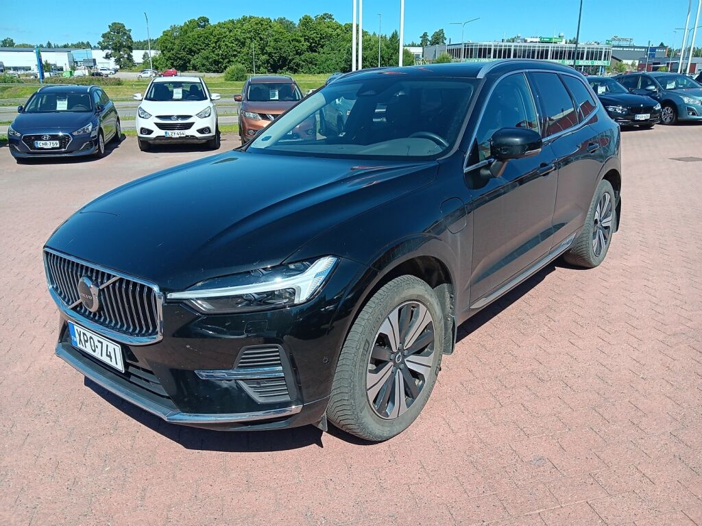 Volvo XC60 2023 Musta