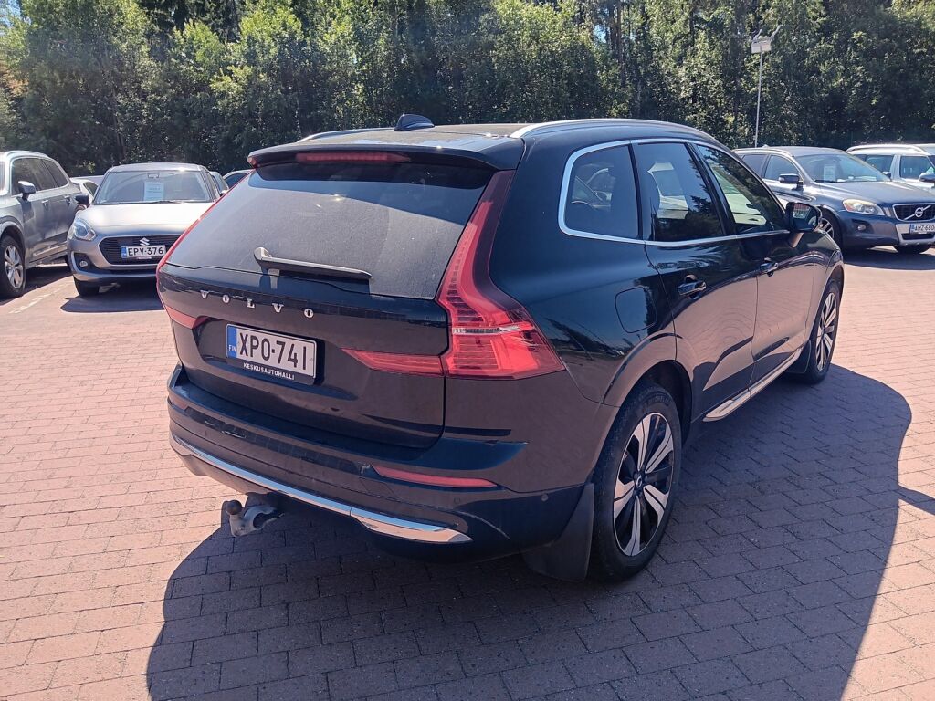 Volvo XC60 2023 Musta