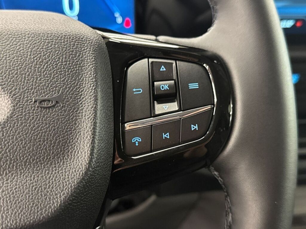 Ford Transit Custom 2026 Musta