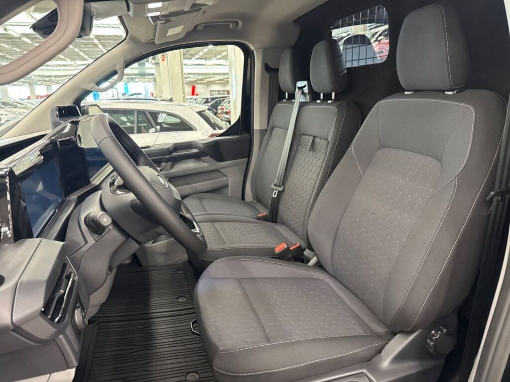 Ford Transit Custom 2026 Musta