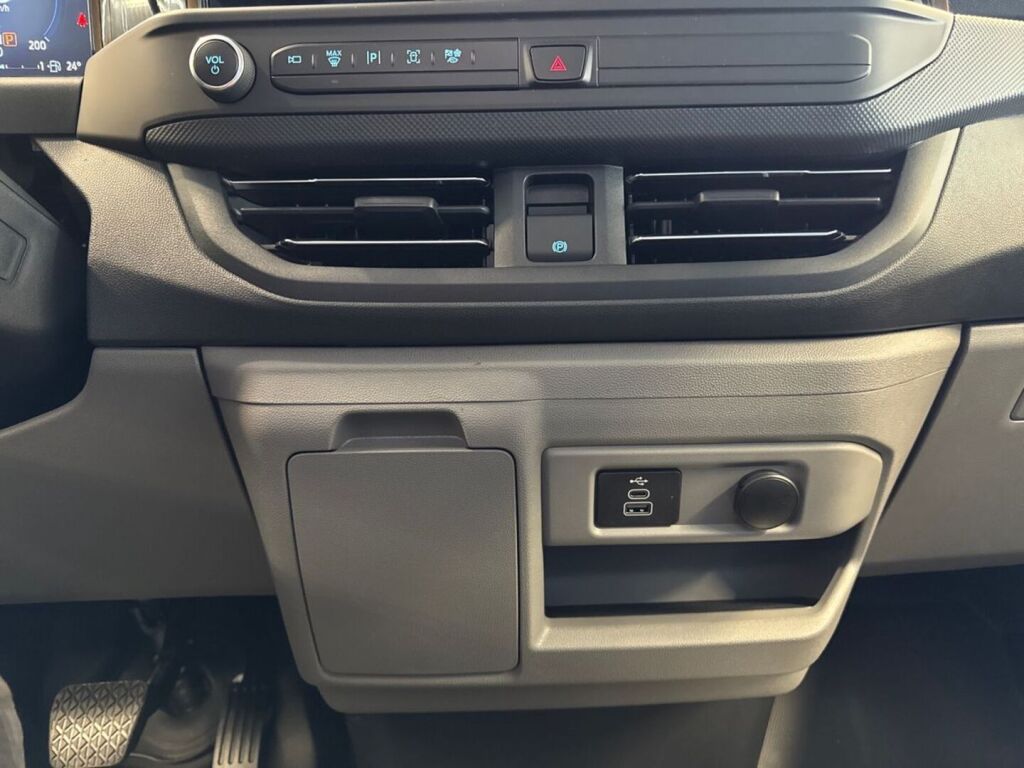 Ford Transit Custom 2026 Frozen White
