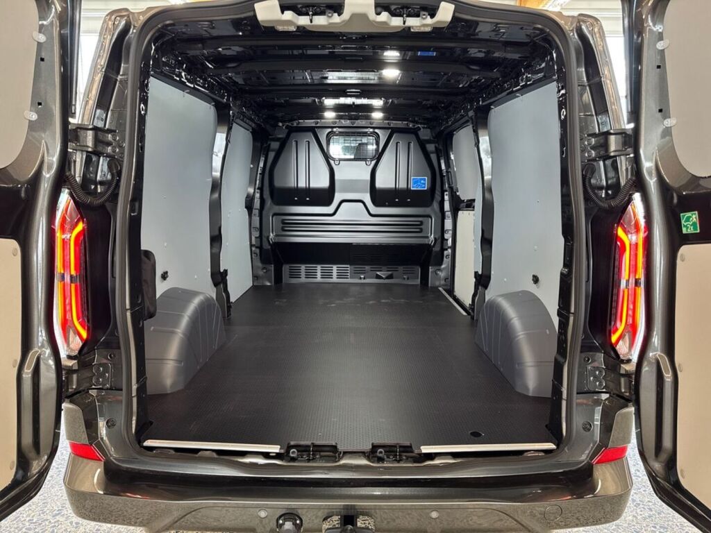 Ford Transit Custom 2026 Magnetic