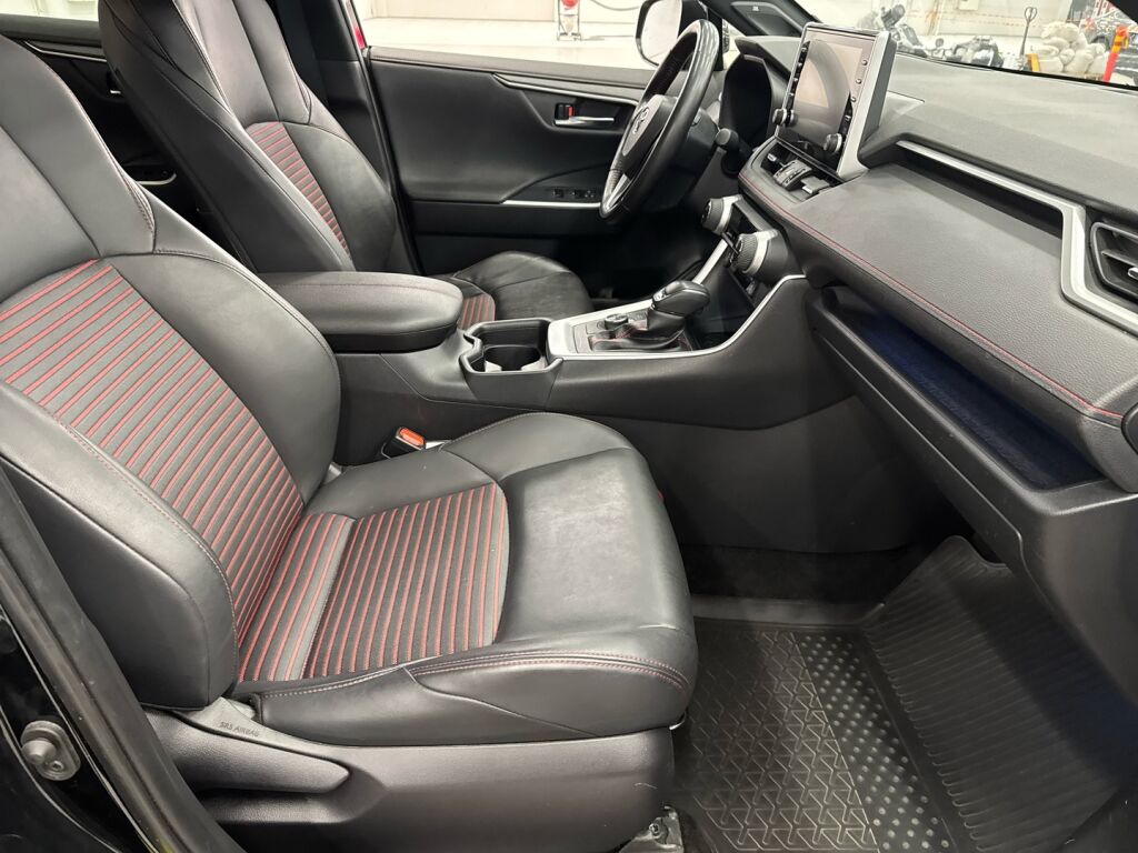 Toyota RAV4 Plug-in 2021 Musta