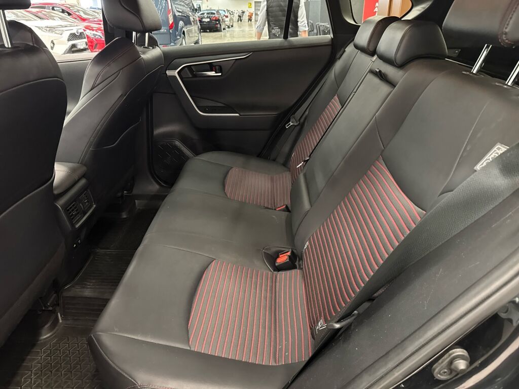 Toyota RAV4 Plug-in 2021 Musta