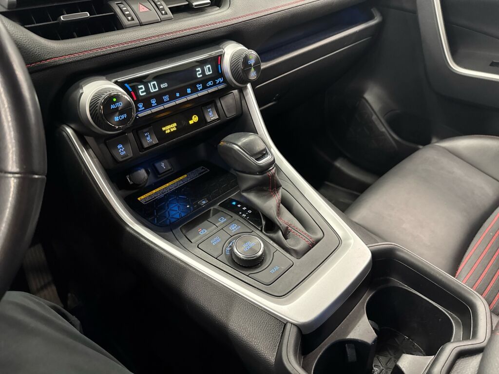 Toyota RAV4 Plug-in 2021 Musta
