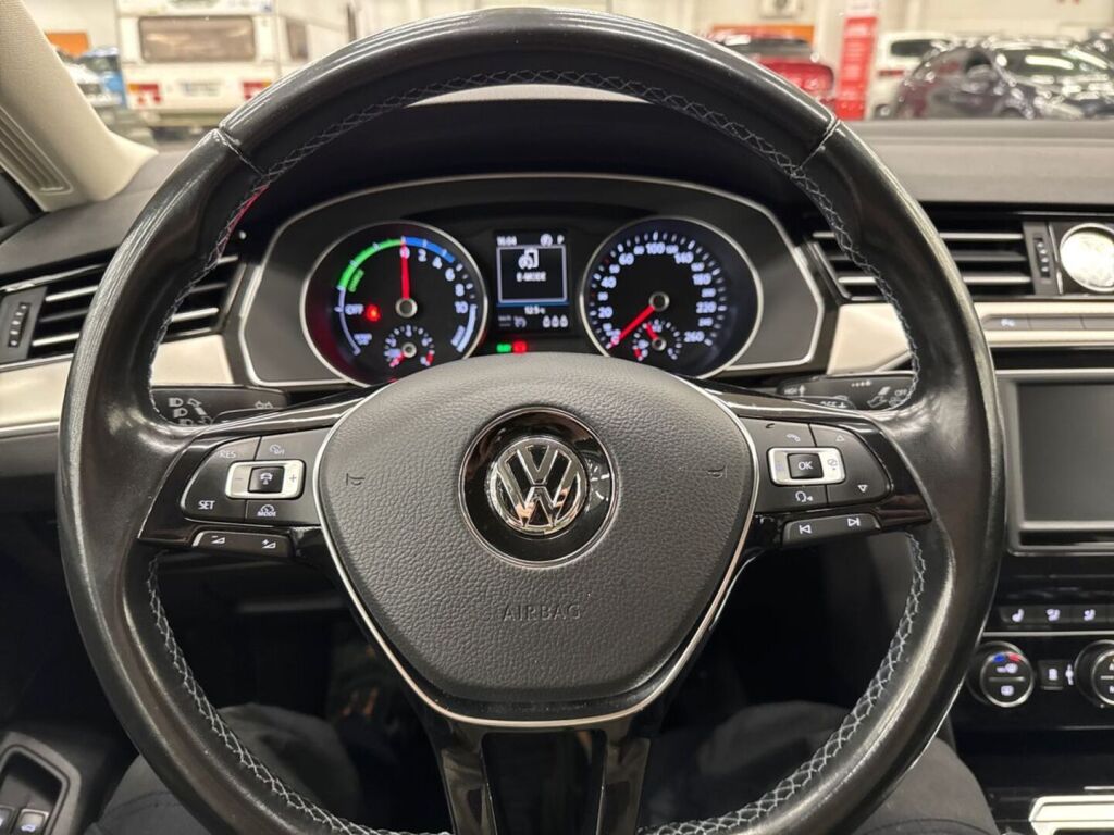 Volkswagen Passat 2017 Valkoinen