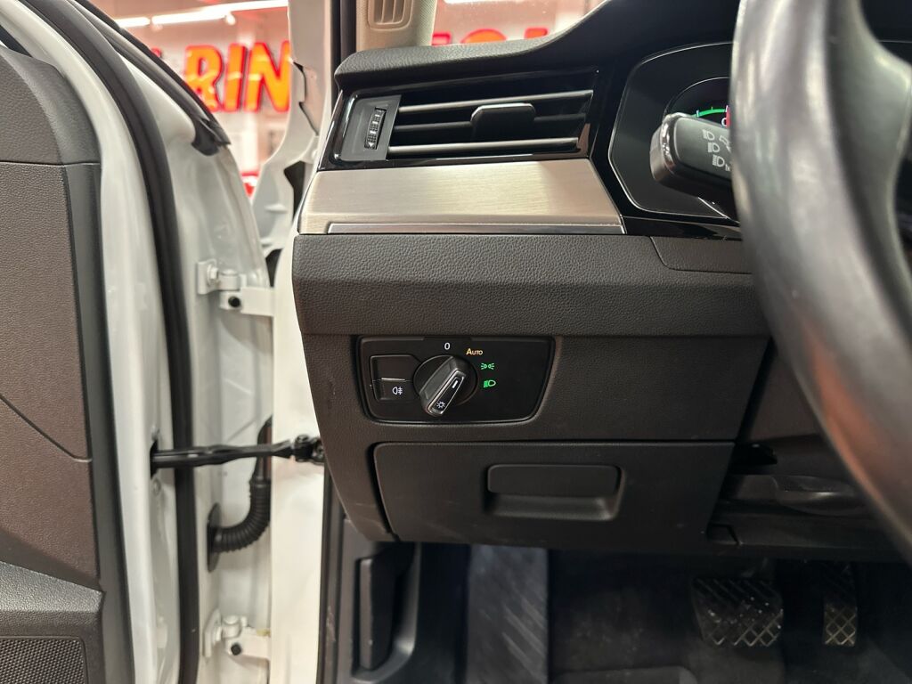 Volkswagen Passat 2018 Valkoinen