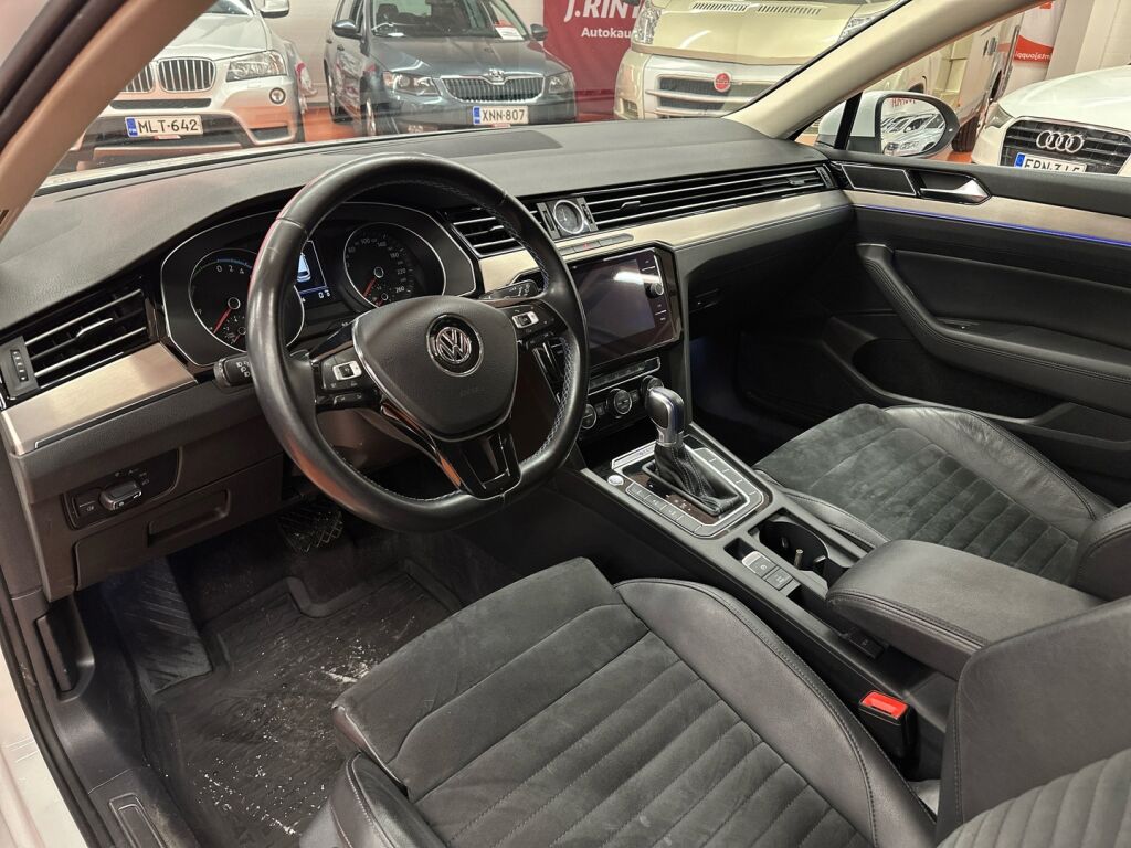 Volkswagen Passat 2018 Valkoinen