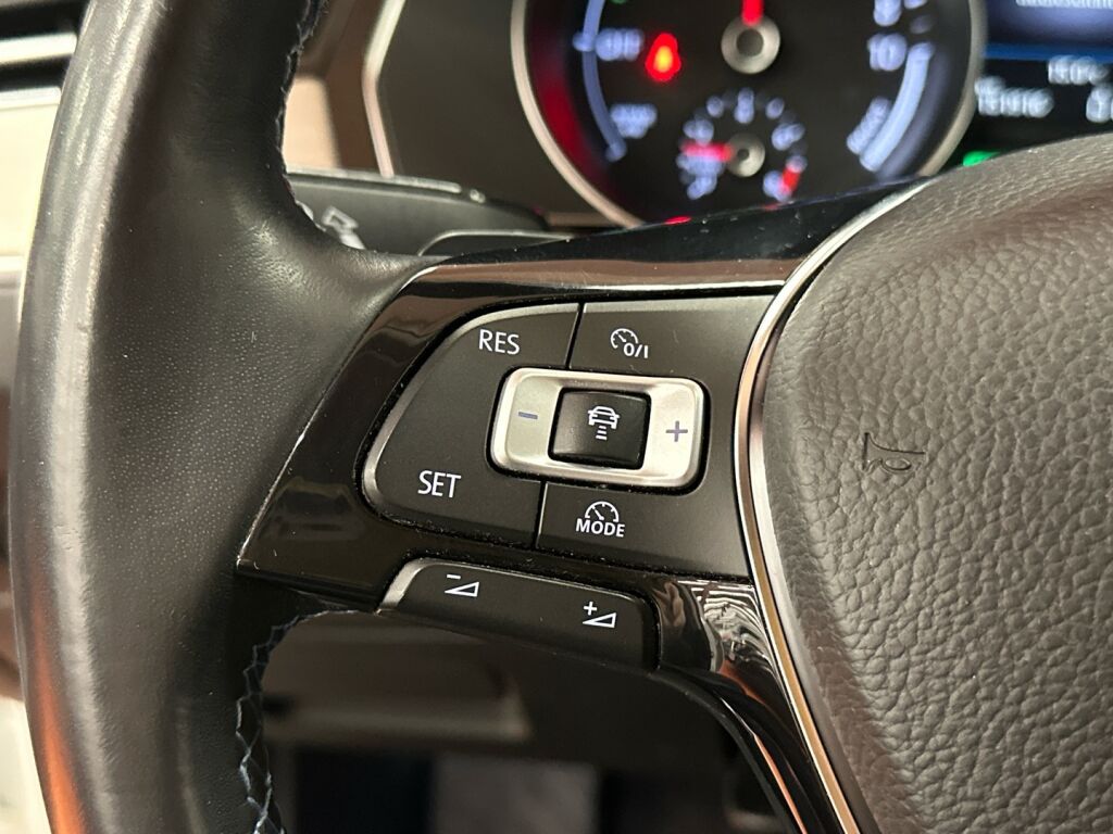 Volkswagen Passat 2018 Valkoinen