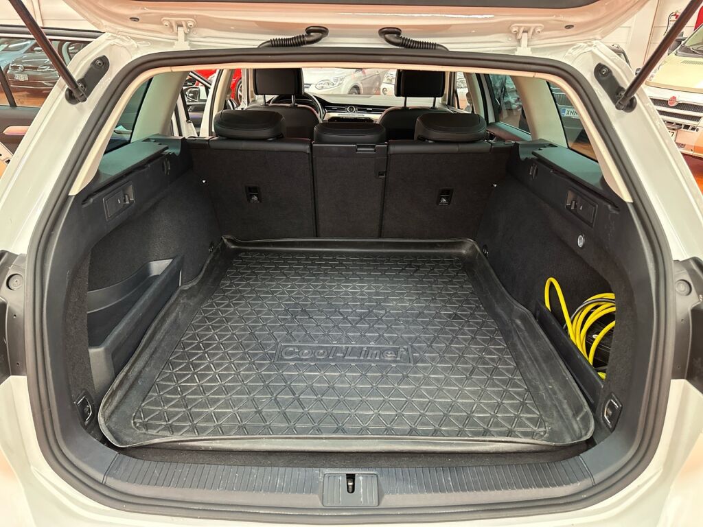 Volkswagen Passat 2018 Valkoinen