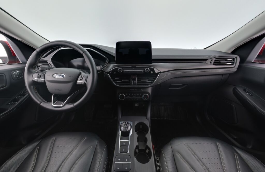 Ford Kuga 2021 Punainen