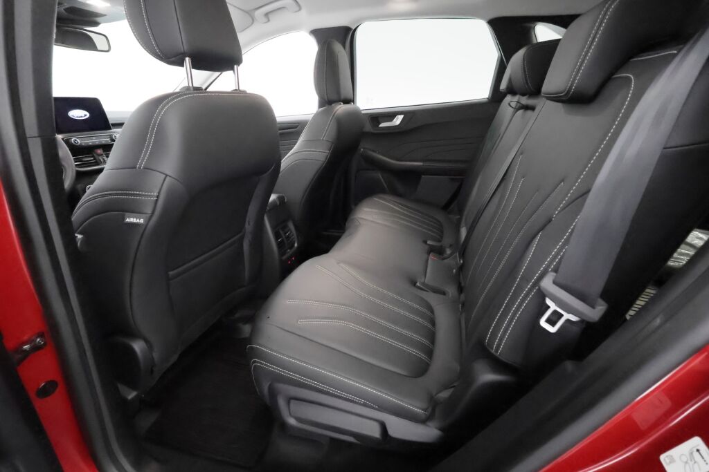 Ford Kuga 2021 Punainen