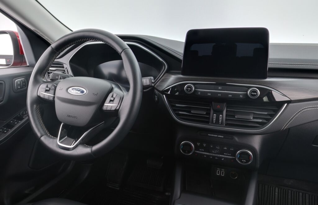 Ford Kuga 2021 Punainen
