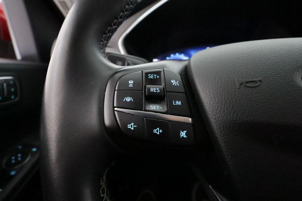 Ford Kuga 2021 Punainen