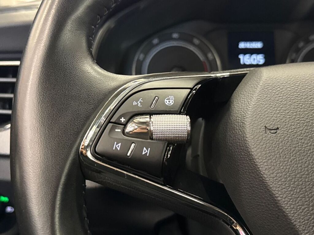 Skoda Scala 2021 Harmaa